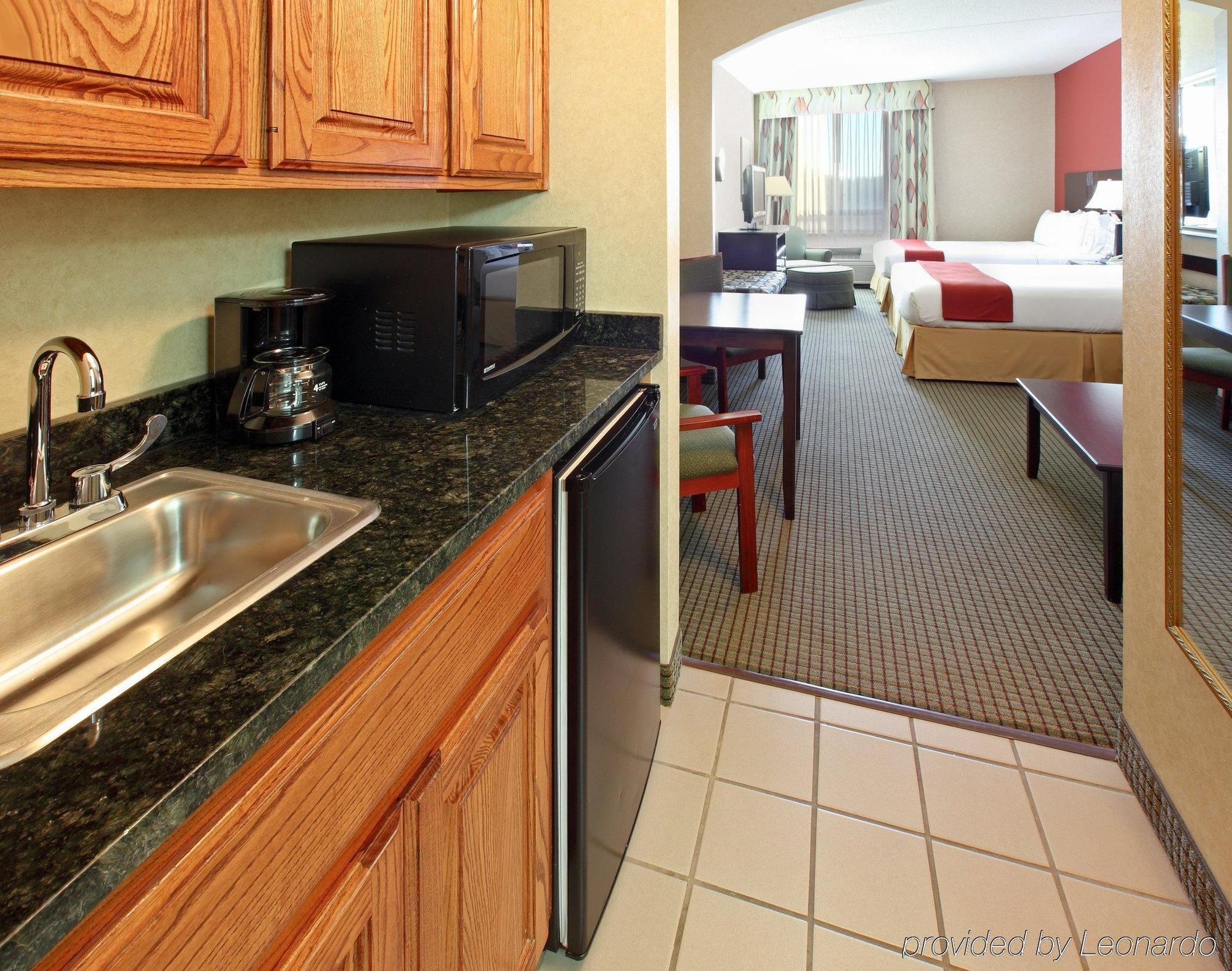 Holiday Inn Express Hotel & Suites Harrison Habitación foto